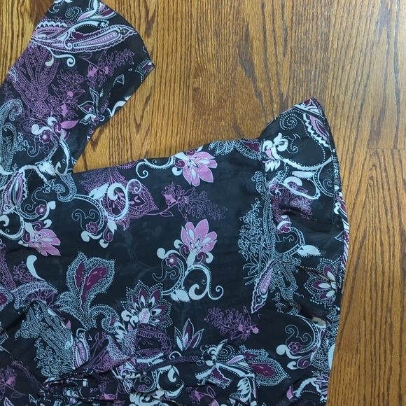 Fairycore Chiffon Sheer Black/Pink Print Ruffle Tie Front Flowy Top Sz 2x - Picture 7 of 9
